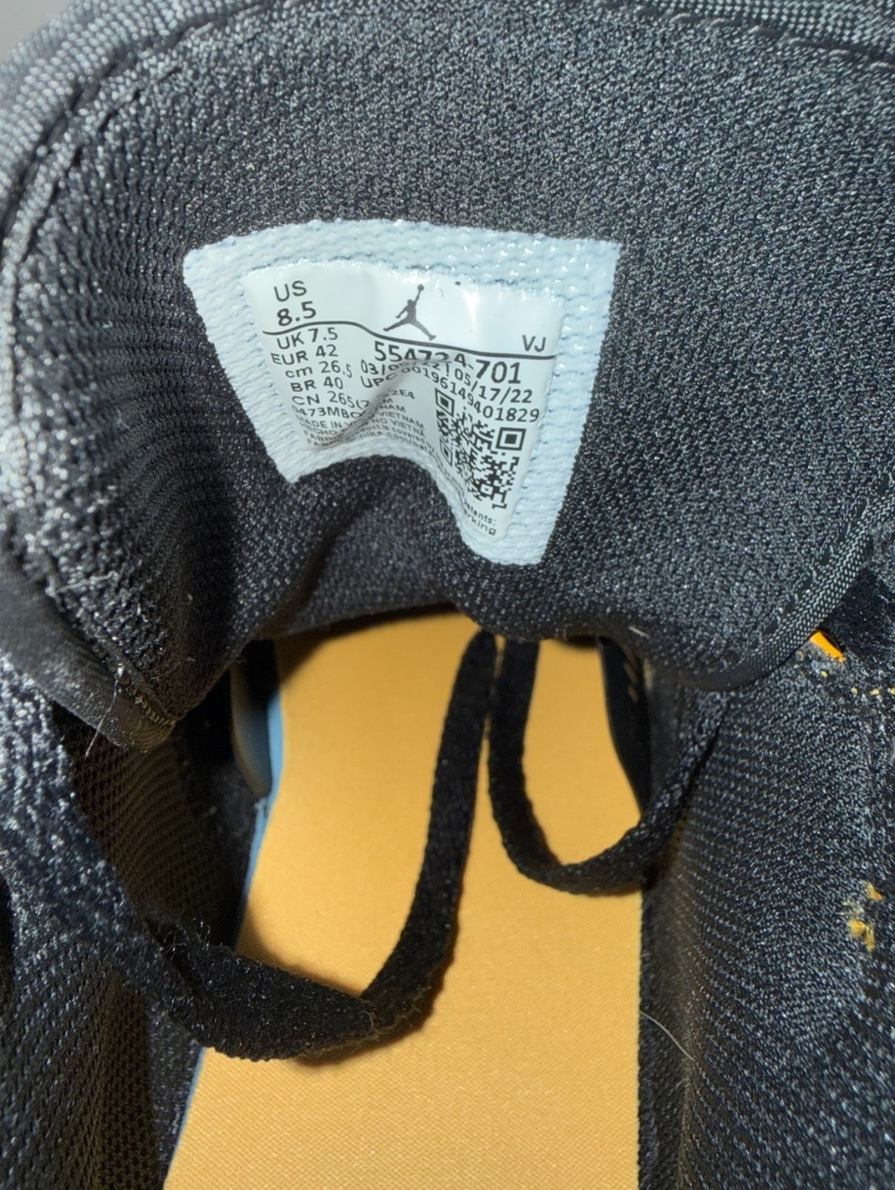 Nike Air Jordan Retro Yellow and Black High-Top Sneakers - Picture 6 of 6